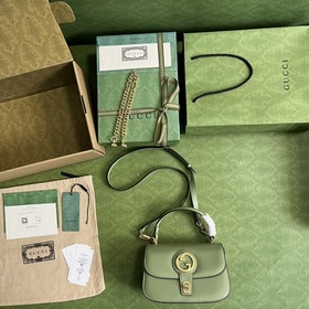 Сумка Gucci Blondie из серии UXX0G 1000 сочетает в себе ретро-эле