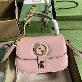 Сумка Gucci Blondie из серии UXX0G 1000 сочетает в себе ретро-эле