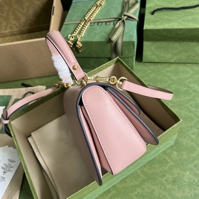 Сумка Gucci Blondie из серии UXX0G 1000 сочетает в себе ретро-эле
