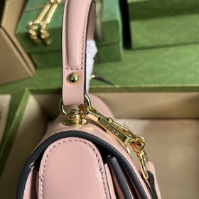 Сумка Gucci Blondie из серии UXX0G 1000 сочетает в себе ретро-эле
