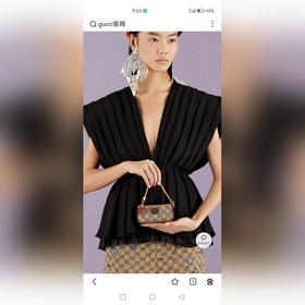 Новейшая мини-кошелька Gucci, представленная в популярном модном 