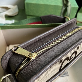 Новая коллекция Ophidia «Gucci Love Parade» открыла показ мод на 