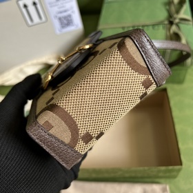 Мини-сумка Gucci с пряжкой виде конской уздечкиз серии 1955 В нов