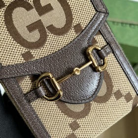 Мини-сумка Gucci с пряжкой виде конской уздечкиз серии 1955 В нов