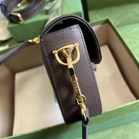 Оригинальная кожаная сумка-седло из серии «Aria» от Gucci предста