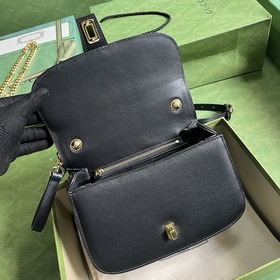 Сумка Gucci Blondie из серии UXX0G 1000 сочетает в себе ретро-эле