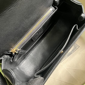 Сумка Gucci Blondie из серии UXX0G 1000 сочетает в себе ретро-эле
