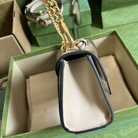Мини-сумка через плечо из серии Padlock. Эта мини-сумка через пле