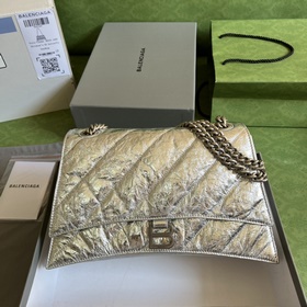 Из коллекции Paris Balenciaga осень-зима 2022 — Crush, возвращают