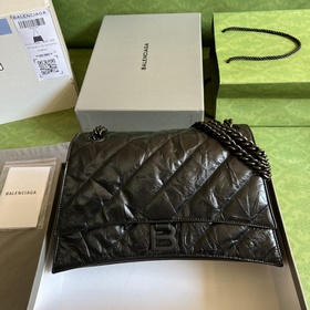 Из коллекции Paris Balenciaga осень-зима 2022 года — Crush, возвр