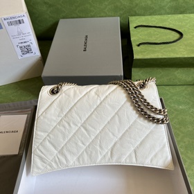 Из коллекции Paris Balenciaga осень-зима 2022 — Crush, возвращают