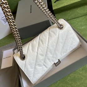 Из коллекции Paris Balenciaga осень-зима 2022 — Crush, возвращают