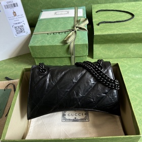 Из коллекции Paris Balenciaga осень-зима 2022 — Crush, возвращают