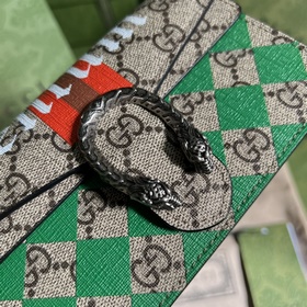 Сумка Dionysus из серии ultra mini — это потрясающая модель из ко