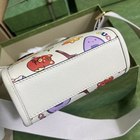 Мини-сумка Gucci с принтом животных. Работы американской иллюстра