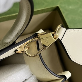 Мини-сумка Gucci с принтом животных. Работы американской иллюстра