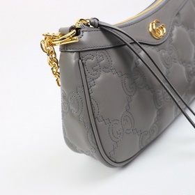 Новая модель, качество как в фирменном магазине, подлинный товар,