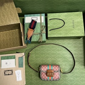 Мини-сумка Gucci Horsebit 1955 из серии Chinese New Year. В честь