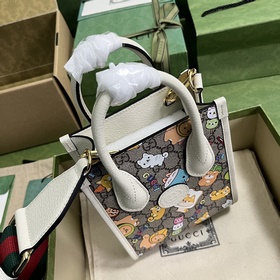 Мини-сумка Gucci с принтом животных. Работы американской иллюстра