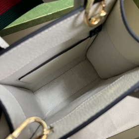 Мини-сумка Gucci с принтом животных. Работы американской иллюстра