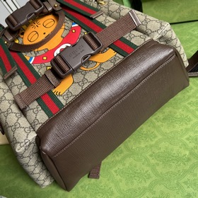 Скейтборд-рюкзак Gucci с принтом котят U54AT 8853. Рисунки чилийс