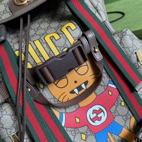 Скейтборд-рюкзак Gucci с принтом котят U54AT 8853. Рисунки чилийс