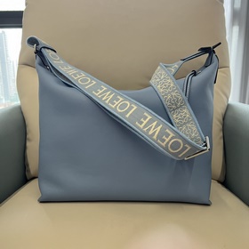 Cubi впечатляет своим появлением. Выпуск Cubi в коллекции FW22 ст