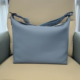 Cubi впечатляет своим появлением. Выпуск Cubi в коллекции FW22 ст