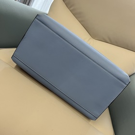 Cubi впечатляет своим появлением. Выпуск Cubi в коллекции FW22 ст