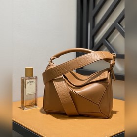 Легкий вес, разнообразные способы ношения, подходит для любого ст