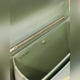 Средний размер 10339. Минималистичный дизайн, который сразу привл