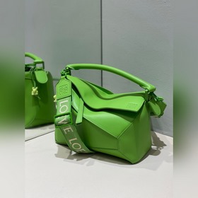 Однотонная глазурь Puzzle Geometric Bag уже в продаже! Эта серия 