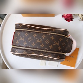 Косметичка для пожилых людей Серия косметичек и туалетных сумок D