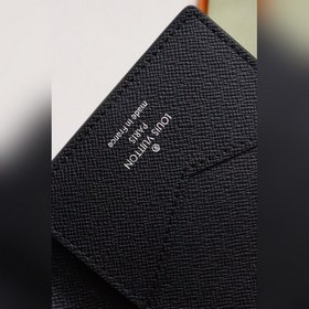Графити Идеальный аксессуар для модных путешественников. Роскошн