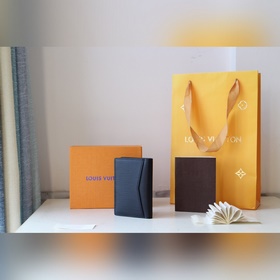 Классический дизайн Louis Vuitton для основных мужских аксессуаро