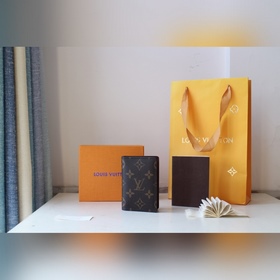 Классический дизайн Louis Vuitton для основных мужских аксессуаро