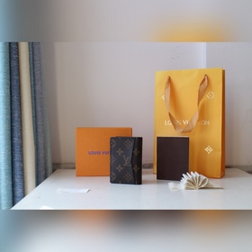 Классический дизайн Louis Vuitton для основных мужских аксессуаро