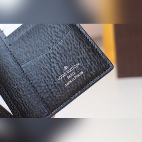 Классический дизайн Louis Vuitton для основных мужских аксессуаро