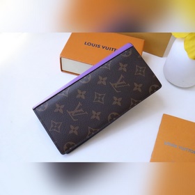 Этот кошелек Brazza выполнен из ткани с покрытием Monogram Macass