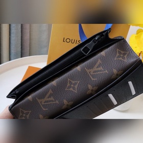 Этот кошелек Brazza выполнен из ткани с покрытием Monogram Macass