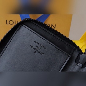 Мужской вертикальный кошелек на молнии Single Pull изготовлен из 