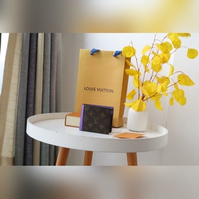 Новый мужской кошелек. Этот кошелек Multiple изготовлен из матери