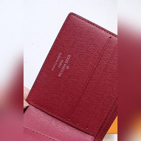 Многофункциональный кошелек Этот кошелек Multiple изготовлен с ис