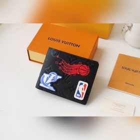 LVXNBA MULTIPLE Кошелек Этот кошелек Multiple изготовлен из кожи 