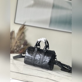 Высококачественная оригинальная сумка M80641 черного цвета с крок