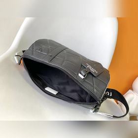 M21543 Эта сумка City Keepall из капсульной коллекции «Чемпионат 