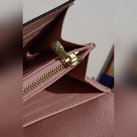 Monogram Giant холщовая кошелька на молнии. Этот кошельк в форме 