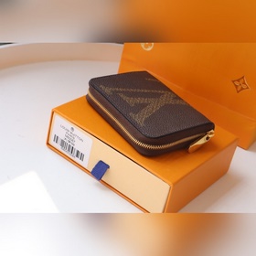 Кошелек на молнииз ткани с принтом Monogram Giant. Большие буквы 