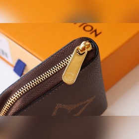 Кошелек на молнииз ткани с принтом Monogram Giant. Большие буквы 