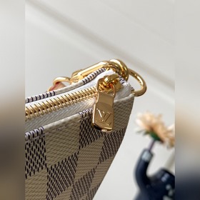 Высококачественный оригинальный продукт. Кожа M41207 белого цвета